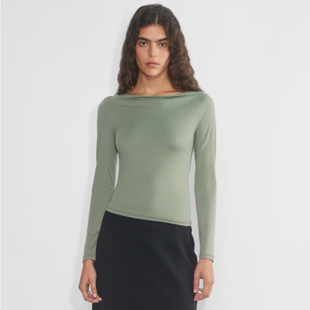NWT ARITZIA Beverly Long sleeve in Smokey Sage